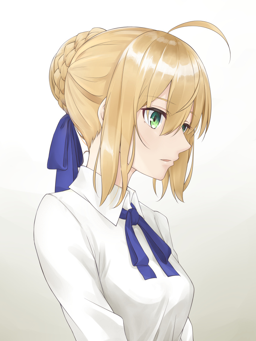 1girl absurdres ahoge artoria_pendragon_(all) blonde_hair blue_ribbon braid braided_bun collared_shirt eyebrows_visible_through_hair fate/stay_night fate_(series) gradient gradient_background green_eyes grey_background hair_between_eyes hair_ribbon highres long_sleeves neck_ribbon parted_lips profile ribbon saber shiny shiny_hair shirt short_hair solo tsurupy upper_body white_background white_shirt wing_collar