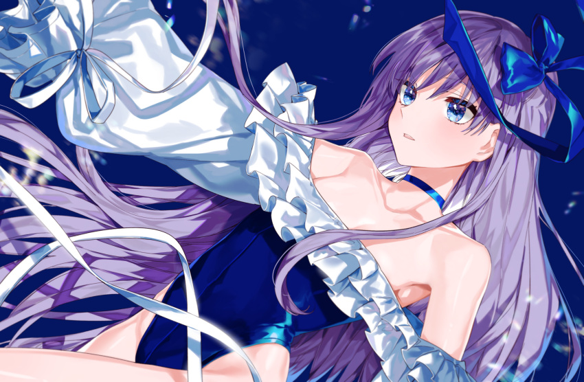 1girl armpit_peek bangs bare_shoulders blue_background blue_bow blue_choker blue_eyes blue_ribbon blue_swimsuit bow choker collarbone eyebrows_visible_through_hair fate/grand_order fate_(series) flat_chest floating_hair hair_bow hair_ribbon highleg highleg_swimsuit highres long_hair long_sleeves looking_away meltryllis meltryllis_(swimsuit_lancer)_(fate) outstretched_arm parted_lips purple_hair ribbon s2riridoll shiny shiny_hair shiny_skin solo swimsuit wind