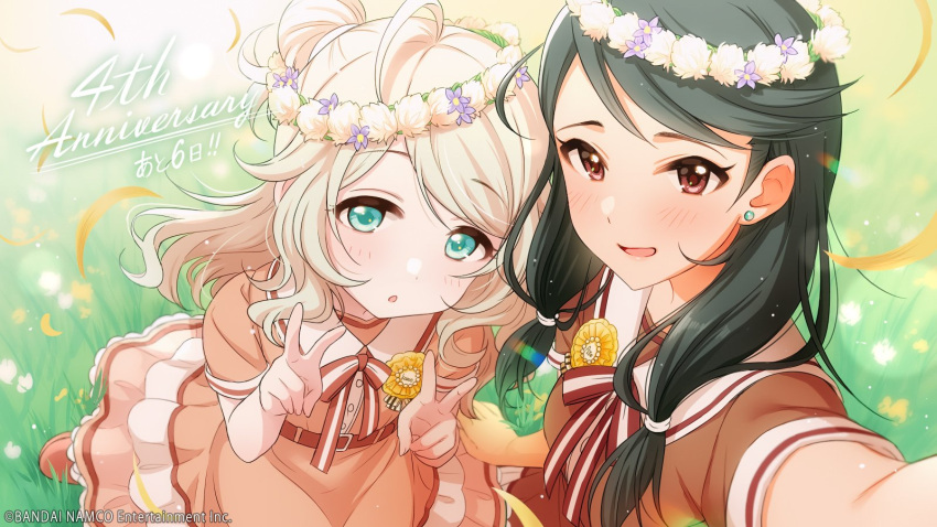 2girls :o ahoge alternate_hairstyle black_hair blush brown_eyes countdown double_v dress earrings flower_wreath green_eyes hairstyle_switch highres idolmaster idolmaster_cinderella_girls idolmaster_cinderella_girls_starlight_stage jewelry kirino_aya low_twintails multiple_girls official_art ribbon self_shot twintails v white_hair yusa_kozue