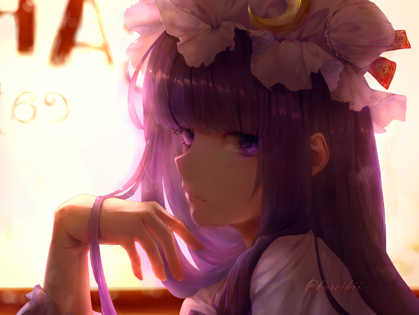 1girl backlighting bangs bloom closed_mouth crescent crescent_hair_ornament frilled_sleeves frills hair_ornament hair_tousle hat hat_ribbon highres kureihii light long_hair looking_at_viewer mob_cap pajamas patchouli_knowledge purple_hair red_ribbon ribbon signature solo sunlight touhou twitter_username upper_body violet_eyes