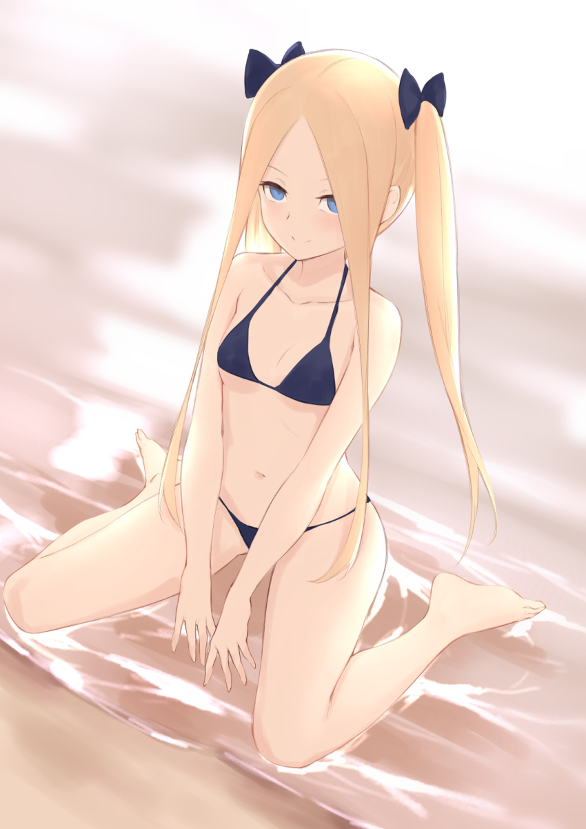 1girl abigail_williams_(fate/grand_order) bangs bare_shoulders barefoot beach bikini black_bikini black_bow blonde_hair blue_eyes blush bow breasts collarbone fate/grand_order fate_(series) forehead hair_bow highres jilu long_hair looking_at_viewer parted_bangs sitting small_breasts smile solo swimsuit thighs twintails wariza water