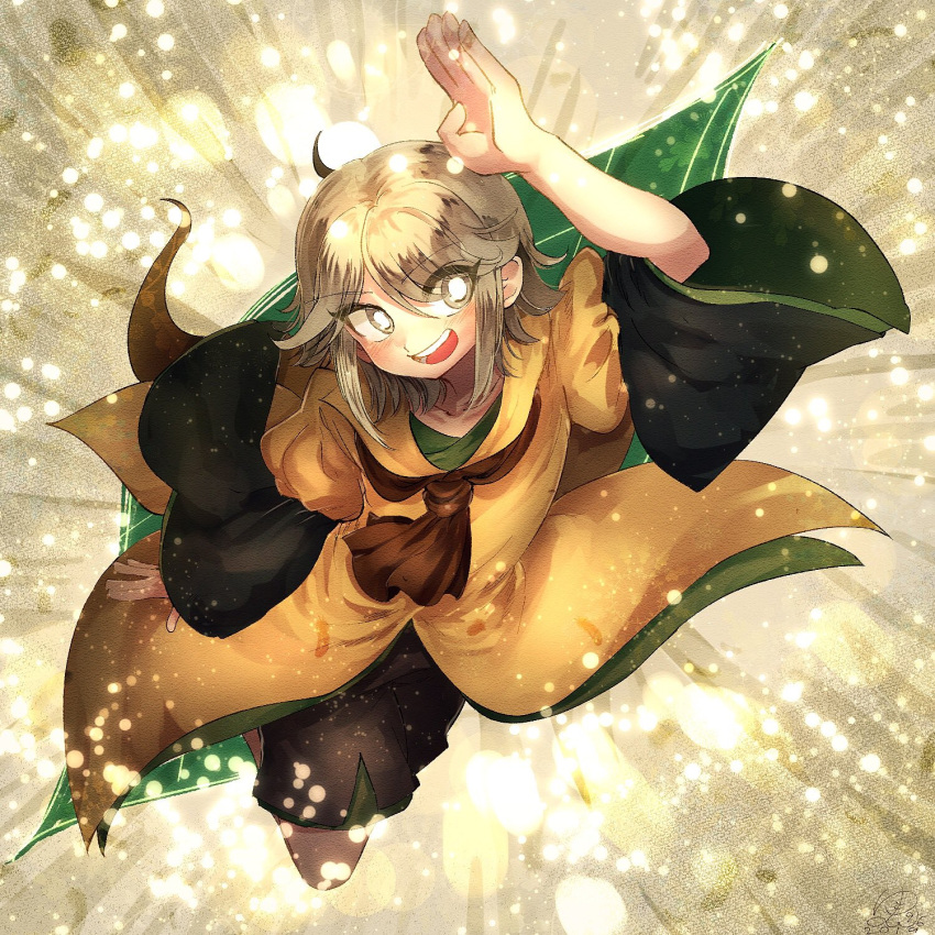 1other androgynous bow brown_coat coat gap grey_eyes highres houlen_yabusame len'en open_mouth short_hair short_hair_with_long_locks shorts silver_hair smile solo