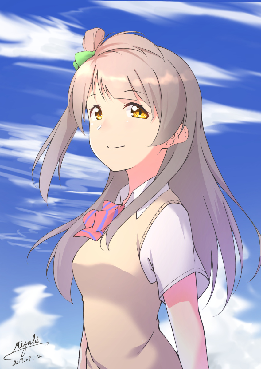 1girl artist_name bangs breasts check_commentary clouds cloudy_sky commentary_request eyebrows_visible_through_hair grey_hair haruna_miyabi highres long_hair love_live! love_live!_school_idol_project medium_breasts minami_kotori one_side_up otonokizaka_school_uniform school_uniform short_sleeves signature sky solo upper_body yellow_eyes