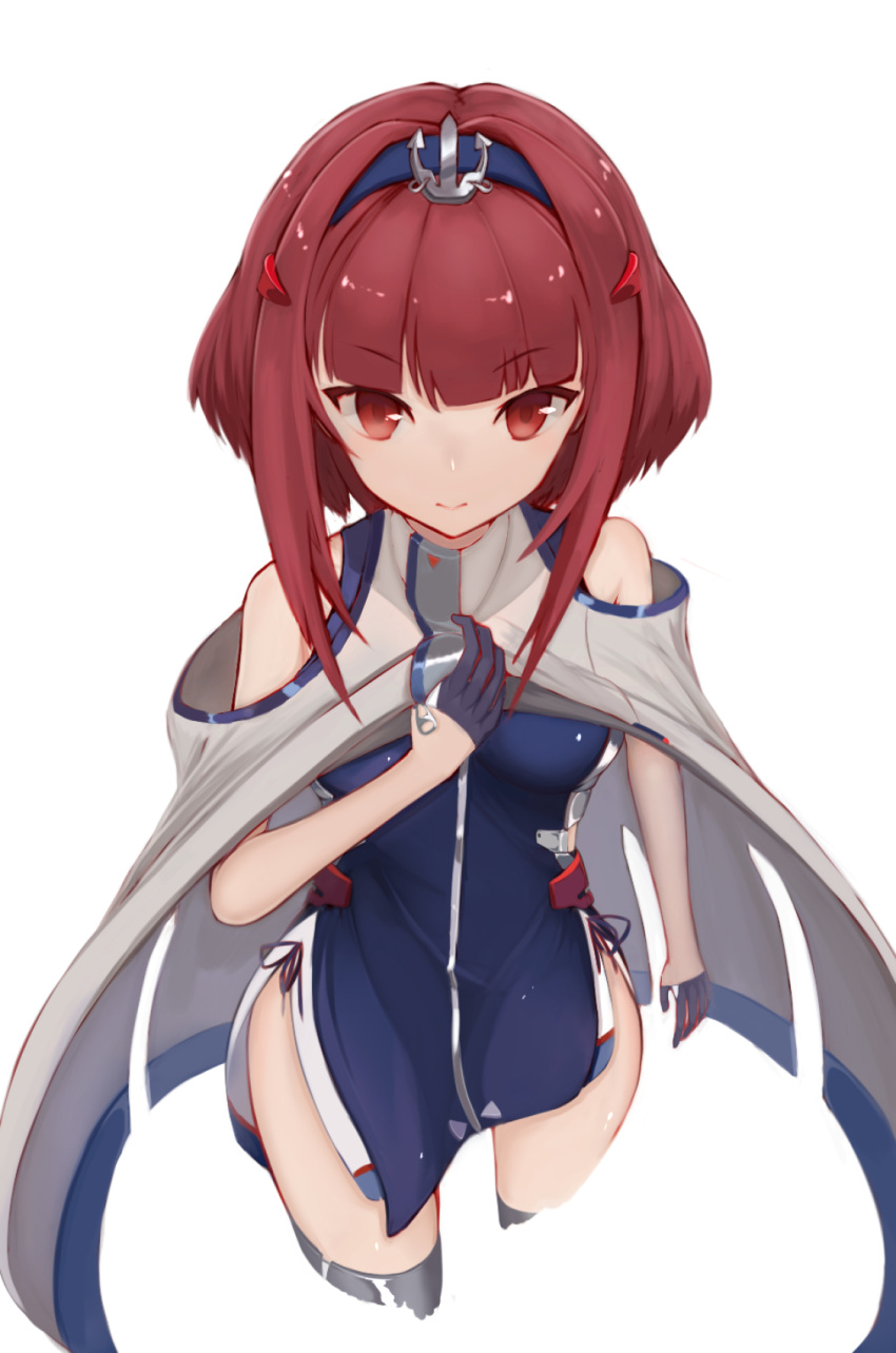 1girl ao_kulomu azur_lane bangs bare_shoulders birmingham_(azur_lane) blue_gloves blunt_bangs cape commentary_request eyebrows_visible_through_hair gloves hair_intakes hairband half_gloves highres looking_at_viewer medium_hair red_eyes redhead side_slit sidelocks simple_background sleeveless smile solo tabard white_background white_cape