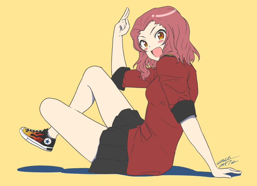 1girl arm_support black_footwear brown_eyes commentary converse dated english_commentary fang from_side girls_und_panzer highres leaning_back legs_up looking_at_viewer looking_back medium_hair open_mouth redhead rosehip salute shadow shoes signature sitting skin_fang sleeves_rolled_up smile sneakers solo two-finger_salute v-shaped_eyebrows yellow_background zono_(inokura_syuzo029)