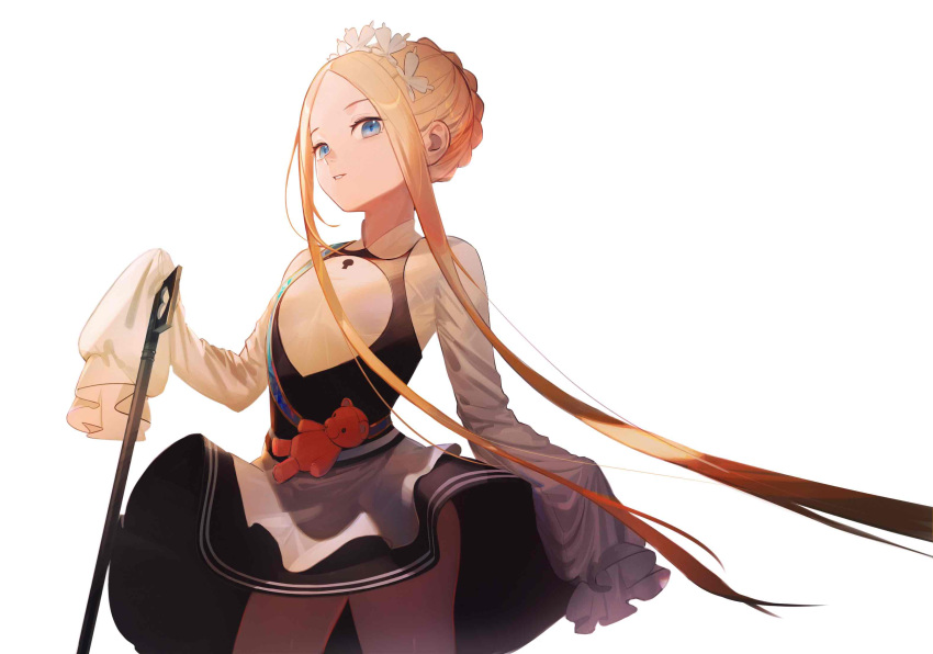 1girl abigail_williams_(fate/grand_order) alternate_costume bangs black_dress blonde_hair blue_eyes bow commentary_request dress fate/grand_order fate_(series) hair_ornament headdress highres key keyhole leiq long_hair looking_at_viewer parted_bangs sleeves_past_fingers sleeves_past_wrists smile solo stuffed_animal stuffed_toy teddy_bear very_long_hair white_dress