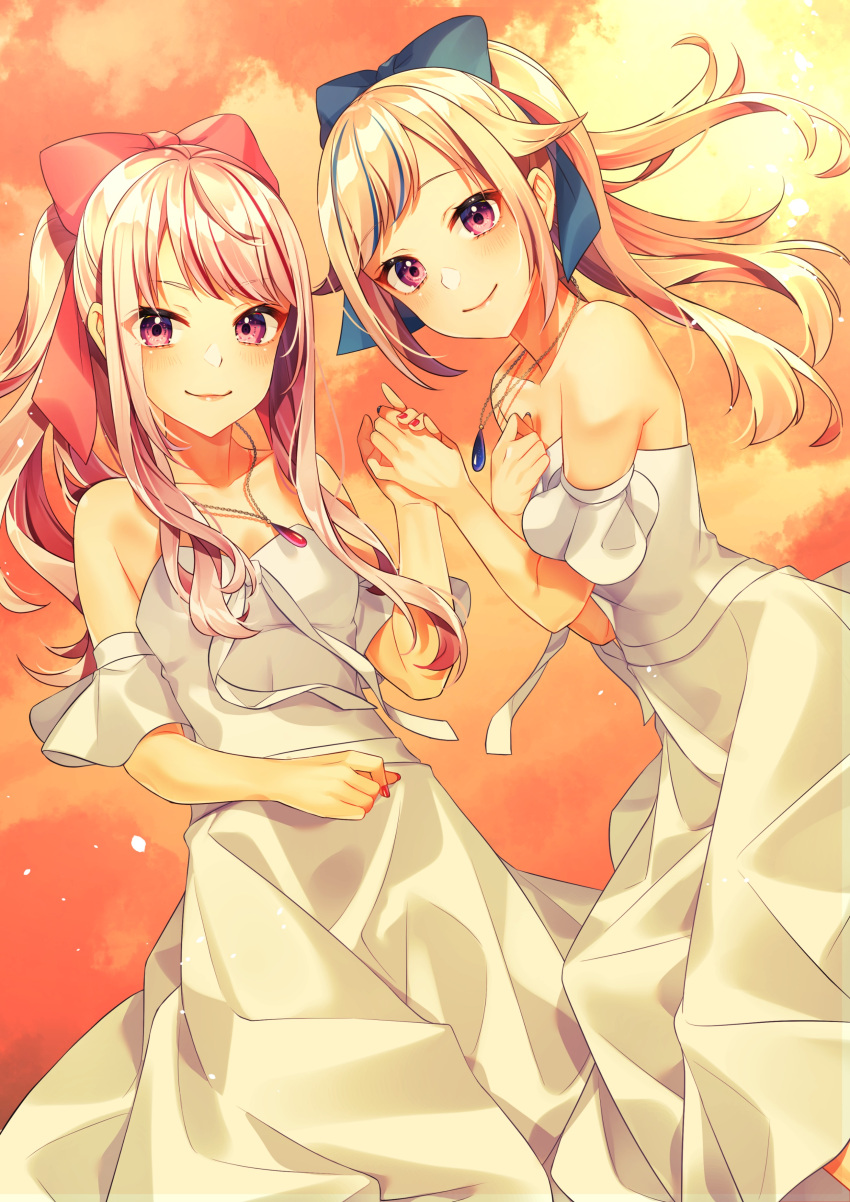 2girls absurdres bangs bare_shoulders blonde_hair blue_bow blue_hair blue_nails blush bow closed_mouth clouds collarbone commentary dress hair_bow highres himehina_channel holding_hands jewelry kitazume_kumie lips long_hair looking_at_viewer matching_outfit multicolored_hair multiple_girls nail_polish necklace off_shoulder orange_sky outdoors pink_bow pink_hair red_nails redhead sky smile streaked_hair sunset suzuki_hina tanaka_hime violet_eyes virtual_youtuber white_dress wind