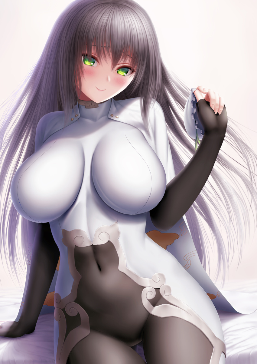 1girl bangs black_bodysuit black_gloves black_hair blush bodysuit breasts bun_cover cape closed_mouth covered_navel elbow_gloves fate/grand_order fate_(series) fingerless_gloves gloves green_eyes hair_between_eyes highres large_breasts long_hair looking_at_viewer masatoki qin_liangyu_(fate) sidelocks simple_background skin_tight smile solo thighs white_background white_cape