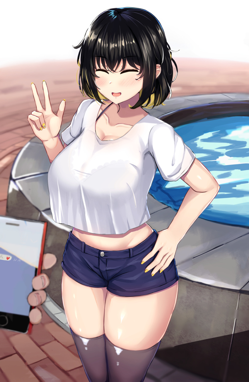 1girl black_bra black_hair black_legwear blonde_hair blue_shorts bra bra_through_clothes bralines collarbone hand_on_hip highres midriff multicolored_hair nail_polish original see-through shidaidaka shirt short_shorts short_sleeves shorts solo_focus standing thigh-highs two-tone_hair underwear v white_shirt yellow_nails