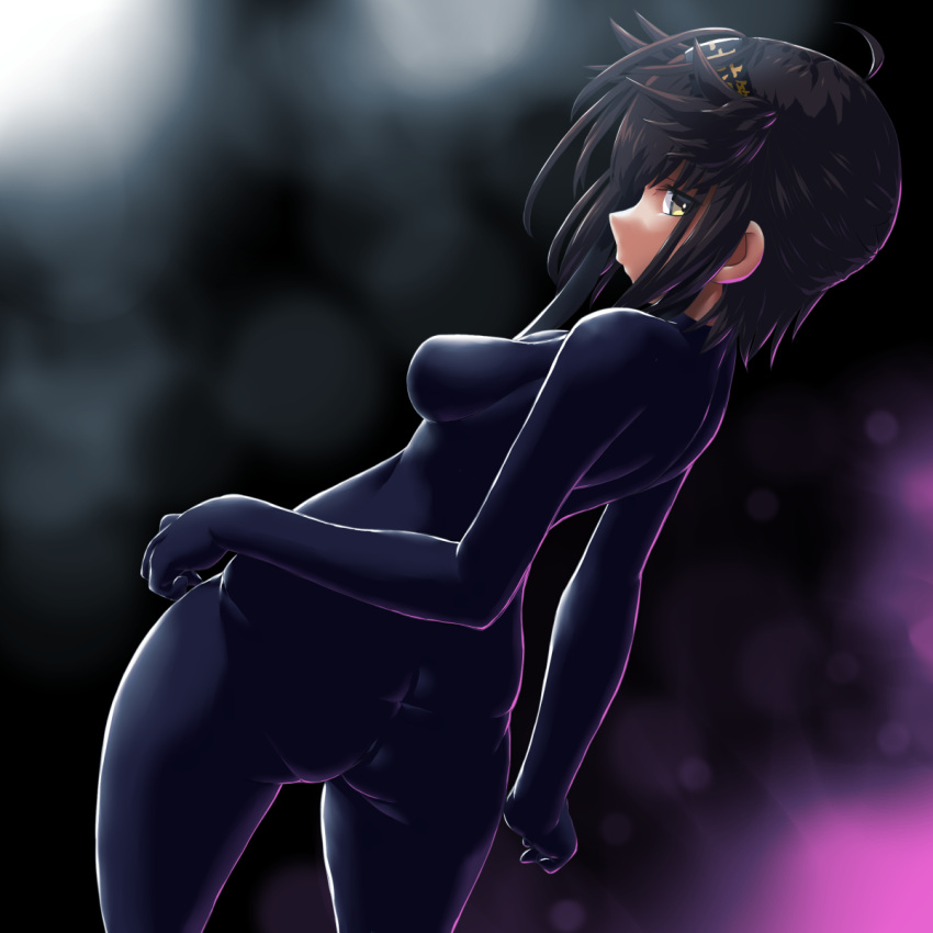 1girl ass black_bodysuit black_hair blush bodysuit breasts closed_mouth dd_(ijigendd) gradient gradient_background hachimaki hair_flaps hairband hatsuzuki_(kantai_collection) headband highres kantai_collection long_hair looking_at_viewer small_breasts solo yellow_eyes