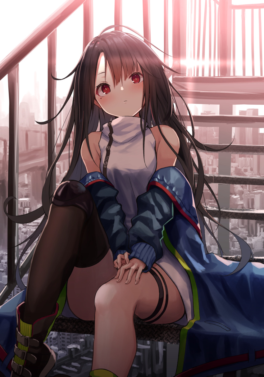 1girl black_hair boots c-ms_(girls_frontline) cityscape clothes_around_waist dress expressionless girls_frontline hands_on_own_thighs highres jacket jacket_around_waist knee_pads knoy3356 long_hair messy_hair mole outdoors red_eyes sitting stairs thigh-highs thigh_strap zipper