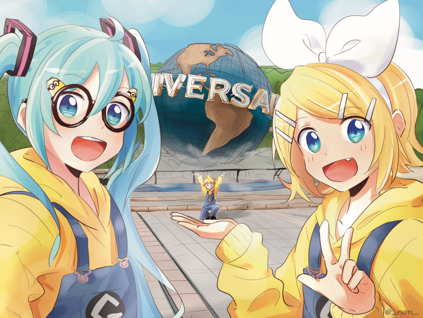 1boy 2girls aqua_eyes aqua_hair arms_up bangs blonde_hair blue_eyes bow cosplay crossover day despicable_me fang forced_perspective glasses globe hair_bow hair_ornament hairclip hatsune_miku highres holding kagamine_len kagamine_rin light_blush long_hair looking_at_viewer m0ti minion_(despicable_me) minion_(despicable_me)_(cosplay) multiple_girls one_knee open_mouth outdoors short_hair smile spiky_hair suspenders swept_bangs twintails universal_studios very_long_hair vocaloid w white_bow yellow_hoodie