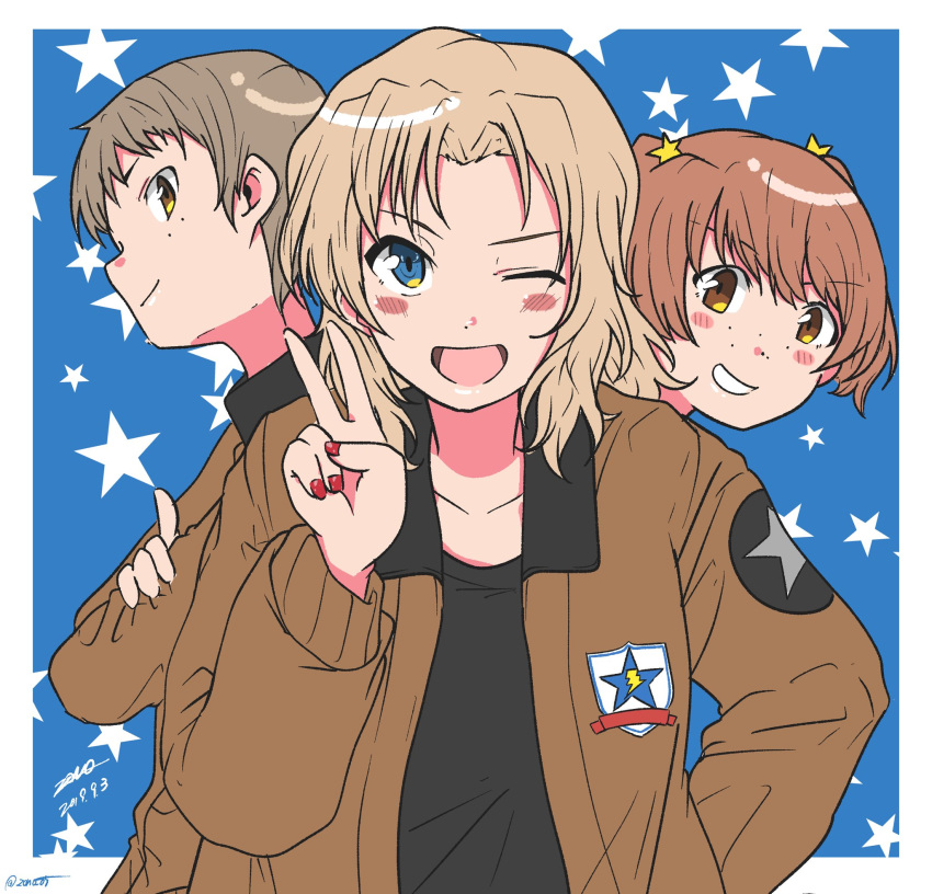 ;d alisa_(girls_und_panzer) artist_name bangs black_shirt blonde_hair blue_background blue_eyes blush_stickers brown_eyes brown_hair brown_jacket commentary dated emblem freckles girls_und_panzer grin hair_intakes hair_ornament hand_on_hip highres jacket kay_(girls_und_panzer) long_hair long_sleeves looking_at_viewer military military_uniform nail_polish naomi_(girls_und_panzer) one_eye_closed open_clothes open_jacket open_mouth outside_border peeking_out red_nails saunders_(emblem) saunders_military_uniform shirt short_hair short_twintails signature smile star star_hair_ornament starry_background twintails twitter_username uniform v very_short_hair zono_(inokura_syuzo029)