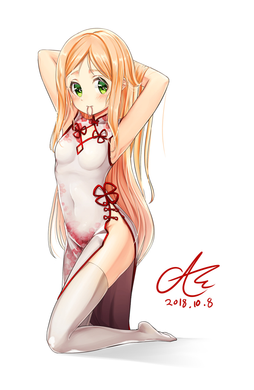 1girl 2018 armpits bangs blonde_hair breasts caron_(straycat910) china_dress chinese_clothes covered_navel dated dress full_body green_eyes hands_in_hair highres kneeling long_hair looking_at_viewer mouth_hold no_panties original parted_bangs side_slit simple_background sleeveless sleeveless_dress small_breasts smile solo straight_hair thigh-highs very_long_hair white_background white_dress white_legwear