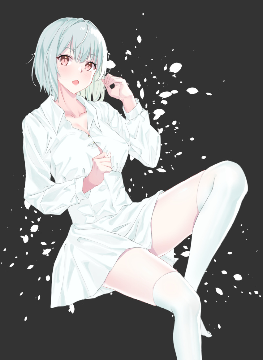 1girl :o albino bangs black_background breasts collared_dress commentary dress eyebrows_visible_through_hair fang highres invisible_chair knee_up long_sleeves looking_at_viewer medium_breasts nekoma0116 open_mouth original petals red_eyes short_hair silver_hair simple_background sitting skin_fang thigh-highs white_dress white_legwear