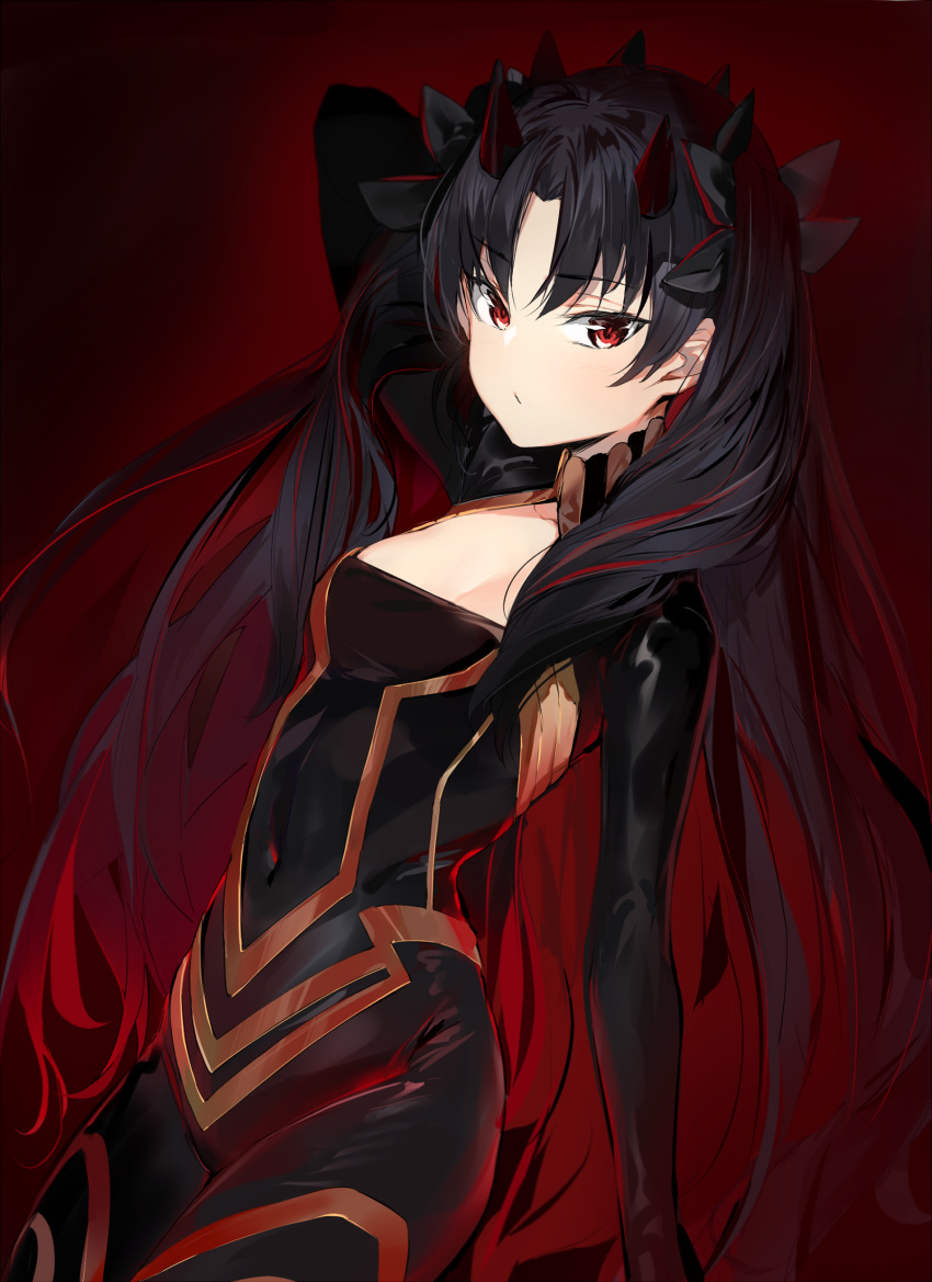 1girl absurdres arm_up bangs black_bodysuit black_hair blush bodysuit breasts closed_mouth covered_navel eyebrows_visible_through_hair fate/grand_order fate_(series) hair_between_eyes hair_ornament highres horns ishtar_(fate/grand_order) long_sleeves looking_at_viewer multicolored_hair parted_bangs red_background red_eyes redhead silver_(chenwen) small_breasts solo space_ishtar_(fate) streaked_hair two_side_up