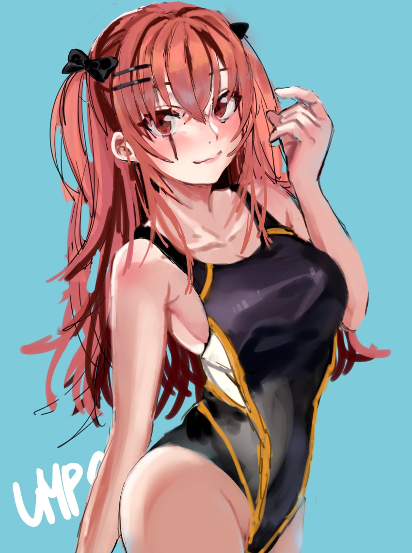 1girl blue_background bow breasts brown_eyes brown_hair competition_swimsuit girls_frontline groin hair_between_eyes hair_bow hair_ornament hairclip highres inchore long_hair looking_at_viewer one-piece_swimsuit scar scar_across_eye simple_background smile solo swimsuit ump9_(girls_frontline)