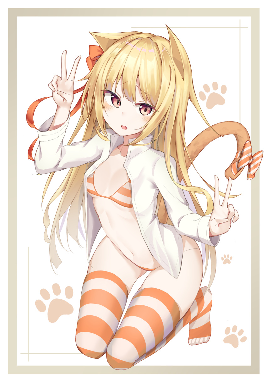 1girl absurdres animal_ears apple_ringo bikini blonde_hair breasts cat_ears cat_tail double_v highres kneeling long_hair looking_at_viewer medium_breasts original red_eyes solo striped striped_bikini striped_legwear swimsuit tail thigh-highs v very_long_hair