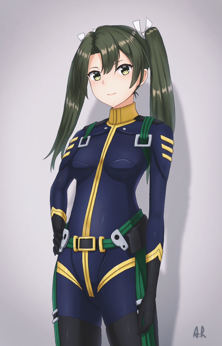 1girl a_rokhman black_gloves blue_bodysuit bodysuit breasts breasts_apart closed_mouth cowboy_shot gloves green_hair grey_background hair_between_eyes hair_ribbon hand_on_hip highres kantai_collection long_hair looking_at_viewer pilot_suit ribbon shiny shiny_clothes shiny_hair skin_tight small_breasts smile solo standing twintails white_ribbon yellow_eyes zuikaku_(kantai_collection)