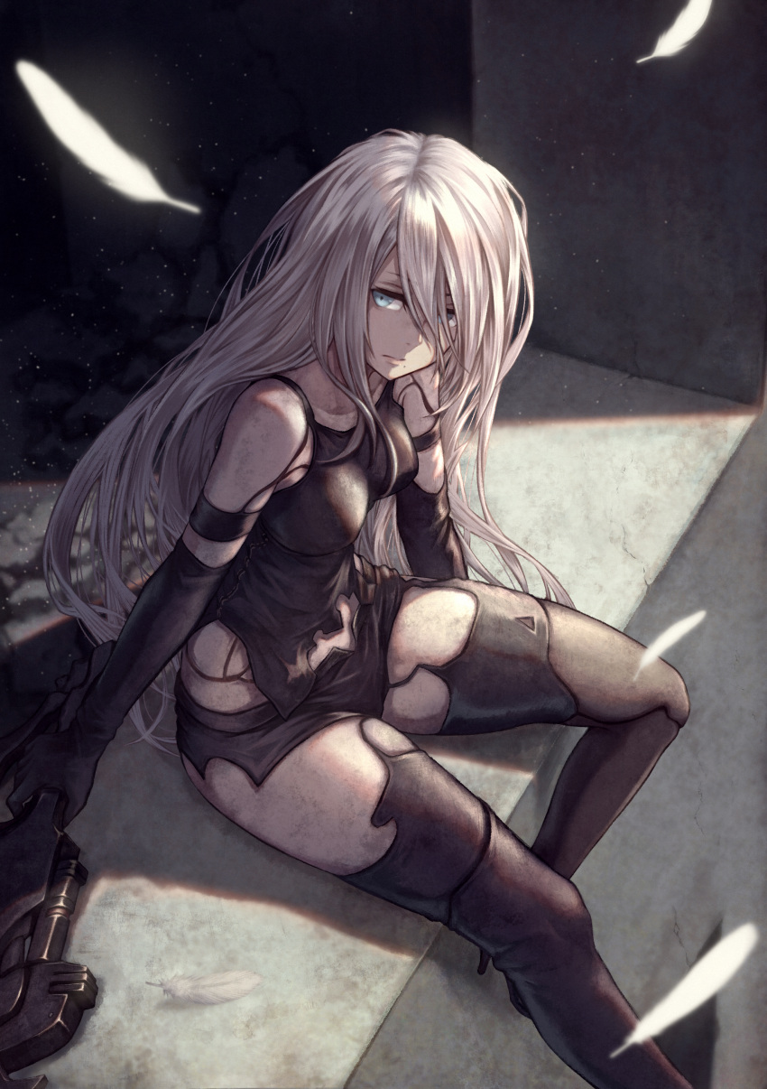 1girl absurdres android bangs bare_shoulders black_gloves black_legwear blue_eyes breasts dirty elbow_gloves gloves hair_between_eyes highres holding holding_sword holding_weapon long_hair looking_at_viewer medium_breasts mole mole_under_mouth nier_(series) nier_automata shorts sidelocks silver_hair sitting solo sword thigh-highs torn_clothes weapon yasu_(segawahiroyasu) yorha_type_a_no._2
