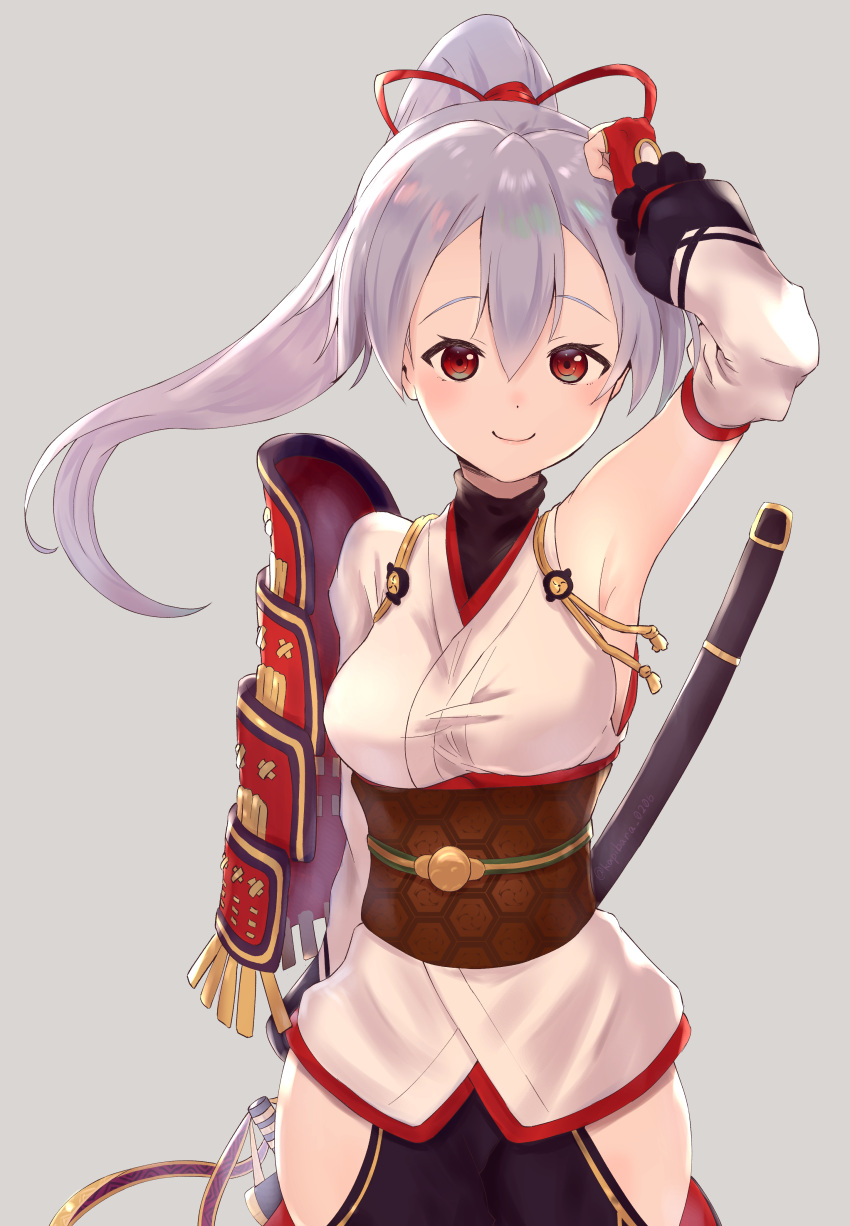 1girl absurdres arm_up armor armpits asymmetrical_sleeves black_undershirt blush breasts commentary_request cowboy_shot detached_sleeves fate/grand_order fate_(series) fingerless_gloves gloves grey_background hair_between_eyes hair_ribbon highres hip_vent japanese_armor large_breasts long_hair looking_at_viewer obi ponytail red_eyes red_gloves red_ribbon ribbon sash scabbard sheath shoulder_armor silver_hair simple_background single_bare_shoulder single_detached_sleeve smile sode solo tomoe_gozen_(fate/grand_order) tsukiyo_kapibara turtleneck