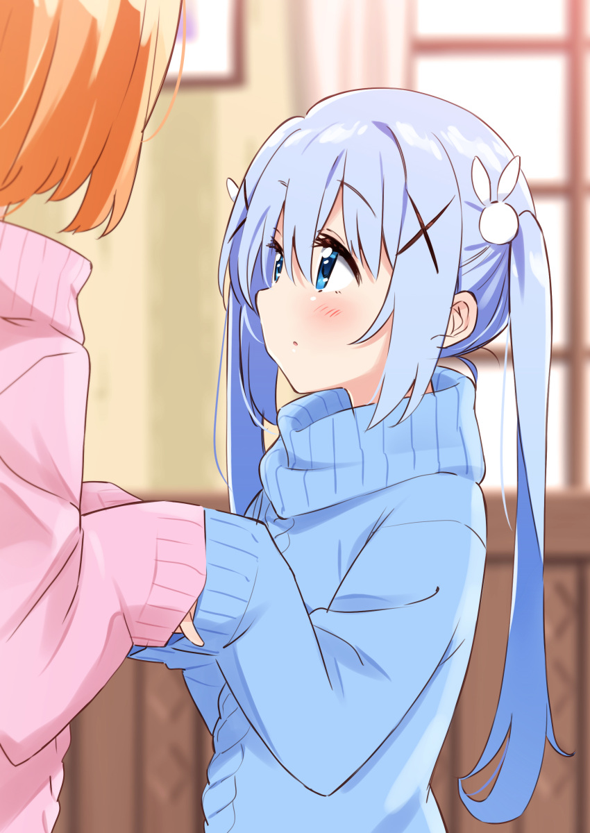 2girls :o absurdres aran_sweater bangs blue_eyes blue_hair blue_sweater blurry blurry_background blush bunny_hair_ornament commentary_request depth_of_field eyebrows_visible_through_hair gochuumon_wa_usagi_desu_ka? hair_between_eyes hair_ornament highres hoto_cocoa kafuu_chino long_hair long_sleeves looking_at_another looking_away mousou_(mousou_temporary) multiple_girls parted_lips pink_sweater short_hair sleeves_past_wrists solo_focus sweater turtleneck turtleneck_sweater twintails upper_body very_long_hair x_hair_ornament
