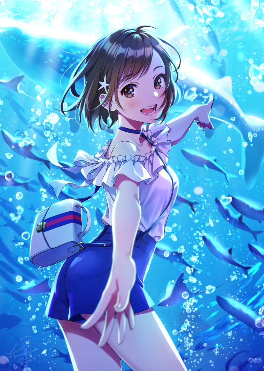 1girl :d aquarium ass bag bare_shoulders blue_choker blue_shorts blurry_foreground blush brown_eyes brown_hair choker commentary_request cowboy_shot fish frilled_shirt frills glint highres looking_at_viewer looking_back morikura_en off-shoulder_shirt off_shoulder open_mouth original outstretched_arms pointing pov shirt short_hair shorts shoulder_bag smile starfish_hair_ornament teeth thighs water whale white_shirt