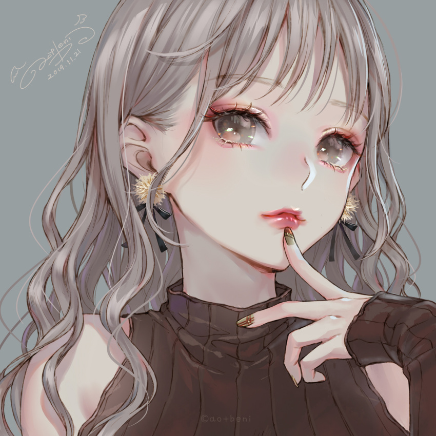 1girl ao+beni bangs close-up closed_mouth commentary_request dated detached_sleeves earrings eyebrows_visible_through_hair face finger_to_mouth grey_background grey_eyes grey_hair highres jewelry lips long_hair nail_polish original signature solo wavy_hair