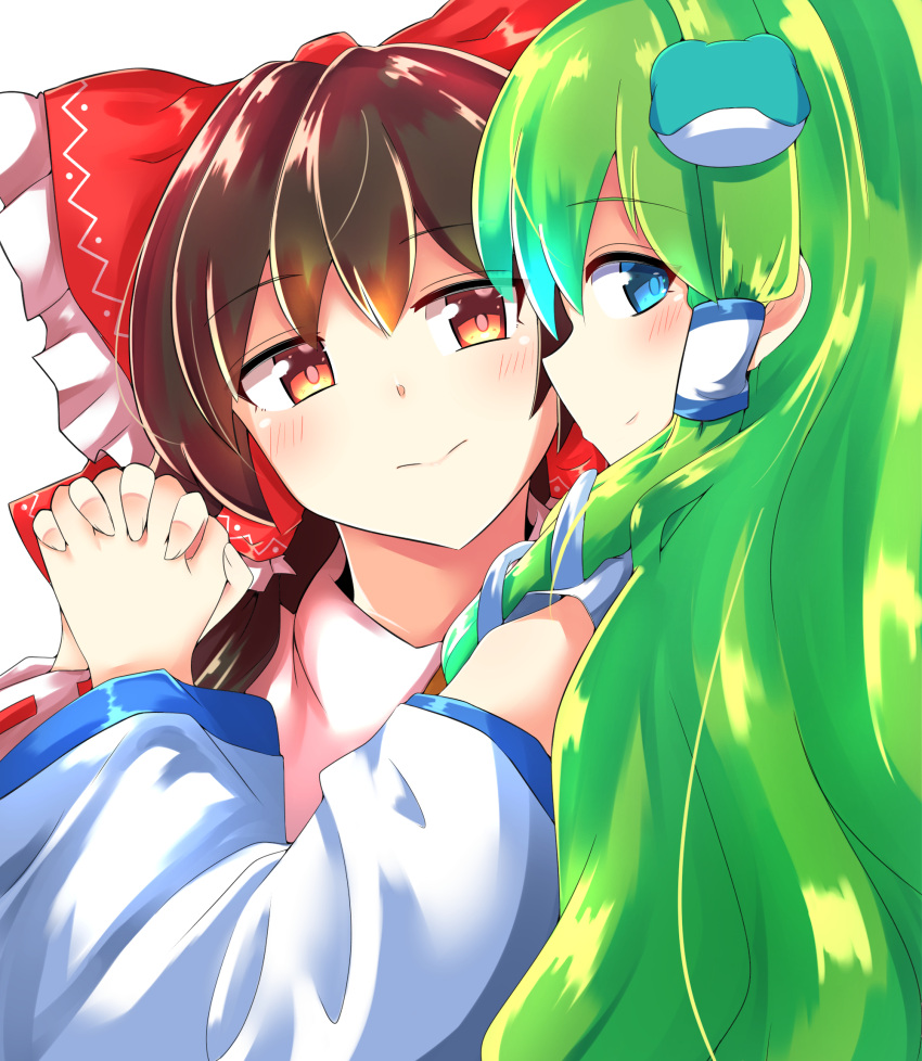 2girls blue_eyes blush bow brown_hair commentary_request detached_sleeves eyebrows_visible_through_hair frog_hair_ornament green_hair hair_between_eyes hair_bow hair_ornament hair_tubes hakurei_reimu highres holding_hands interlocked_fingers kochiya_sanae long_hair looking_at_viewer looking_back mokutan_(link_machine) multiple_girls ponytail red_eyes shiny shiny_hair sideways_glance simple_background smile snake_hair_ornament touhou upper_body very_long_hair white_background yuri