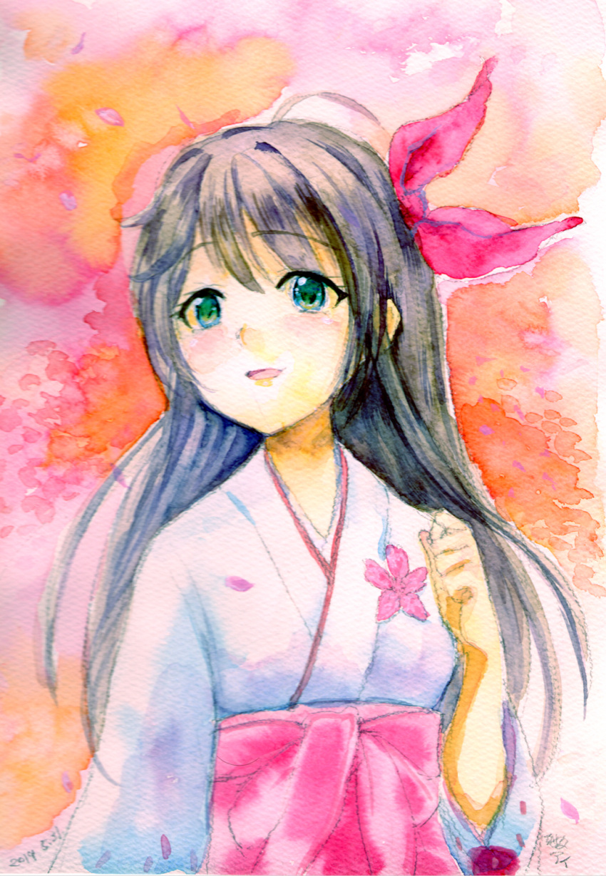 1girl amamiya_sakura black_eyes black_hair blush bow cherry_blossoms commentary_request dated hair_ribbon hakama hand_up highres japanese_clothes kanou_aira long_hair looking_to_the_side partial_commentary ribbon sakura_taisen shin_sakura_taisen signature smile texture traditional_media upper_body watercolor_(medium)