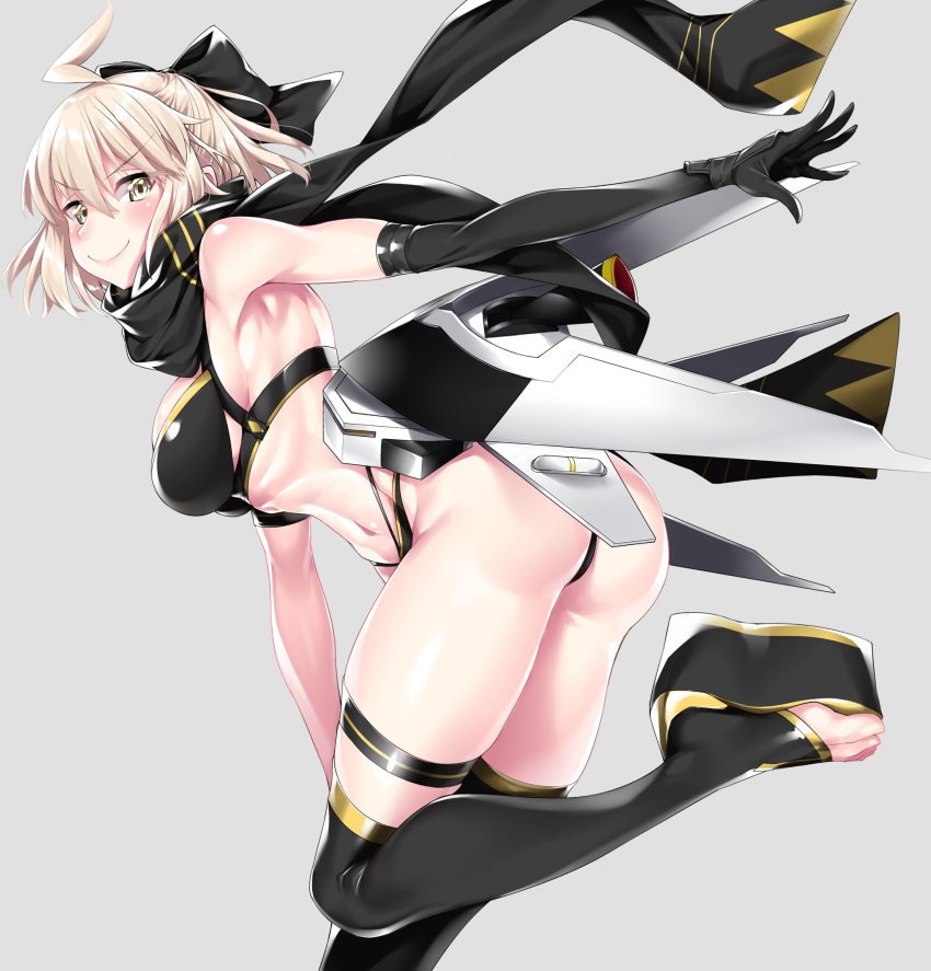 1girl ahoge bikini_top blonde_hair bow elbow_gloves fate/grand_order fate_(series) gloves grey_background hair_bow highres jetpack kneehighs midriff navel okita_souji_(fate) okita_souji_(fate)_(all) okita_souji_(swimsuit_assassin)_(fate) scarf simple_background smile solo swimsuit watosu_(watosu_mama)