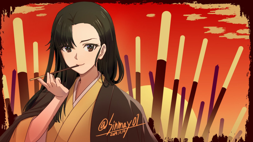 1girl asymmetrical_bangs bangs black_hair black_haori brown_eyes brown_hair closed_mouth commentary dated eating food food_in_mouth girls_und_panzer haori highres holding holding_food japanese_clothes kimono long_hair looking_at_viewer mouth_hold nishi_kinuyo oversized_object pocky red_sky shinmai_(kyata) sky smile solo straight_hair sunset twitter_username yellow_kimono