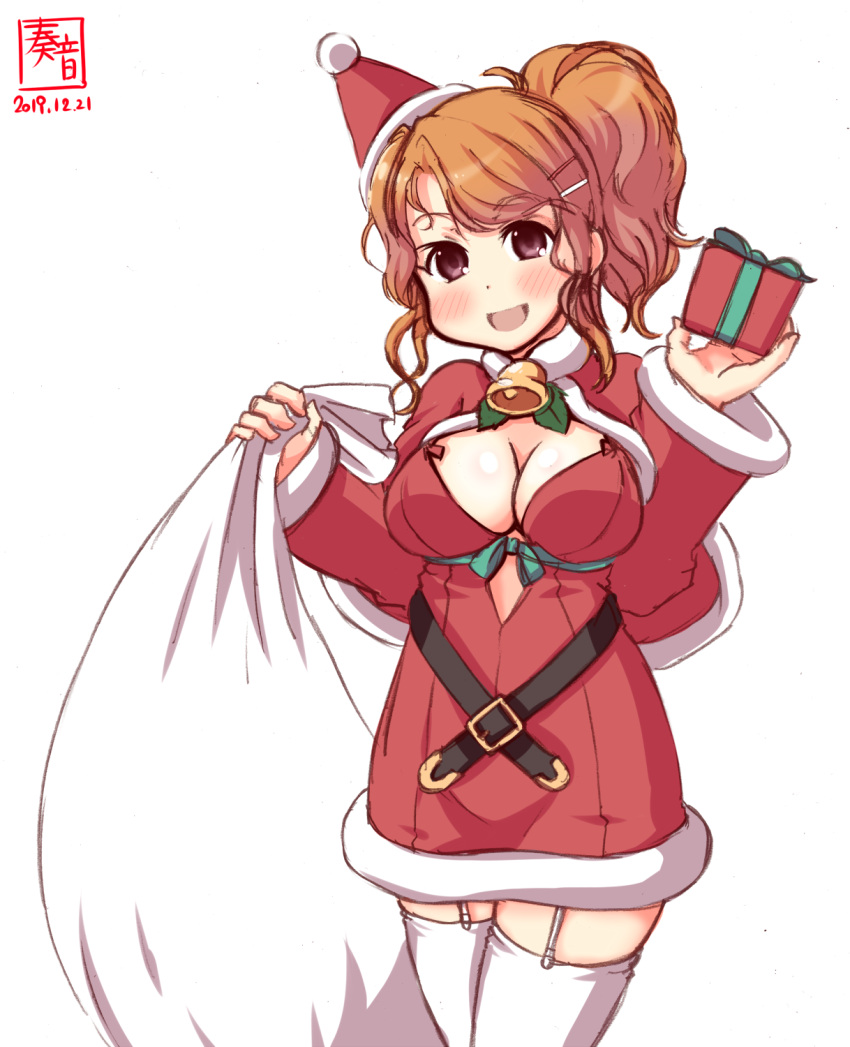 1girl adapted_costume alternate_costume alternate_legwear aquila_(kantai_collection) armpit_cutout artist_logo bell bell_choker capelet choker christmas christmas_tree cleavage_cutout cowboy_shot dated dress eyebrows_visible_through_hair garter_straps gift hair_between_eyes hat highres kanon_(kurogane_knights) kantai_collection long_hair merry_christmas open_mouth orange_hair red_dress red_headwear sack santa_costume santa_hat signature simple_background smile solo thigh-highs wavy_hair white_background white_legwear yellow_eyes