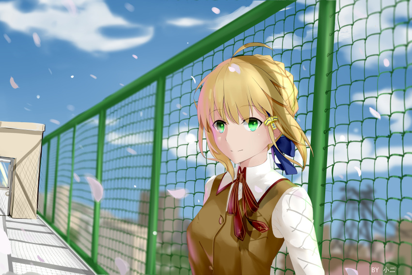 1girl absurdres ahoge alternate_costume artoria_pendragon_(all) blonde_hair blue_ribbon blue_sky blurry braid brown_vest chain-link_fence cherry_blossoms clouds depth_of_field er_ci_gudu excalibur fate/grand_order fate_(series) fence french_braid green_eyes hair_ornament hair_ribbon highres homurahara_academy_uniform looking_at_viewer neck_ribbon ribbon saber shadow short_hair sky skyline smile solo sword_hilt uniform vest