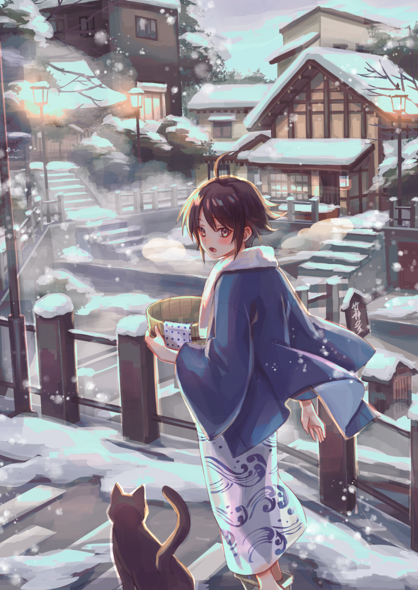 1girl :o ahoge androgynous bangs bare_tree black_cat blue_kimono brown_eyes brown_hair bucket building cat commentary_request door eyebrows_visible_through_hair facing_viewer geta highres holding holding_bucket house japanese_clothes kimono lamppost lights open_mouth original print_kimono railing short_hair sidelocks sign snow snowing solo_focus stairs steam towel towel_around_neck tree walking window winter wooden_bucket zoff_(daria)