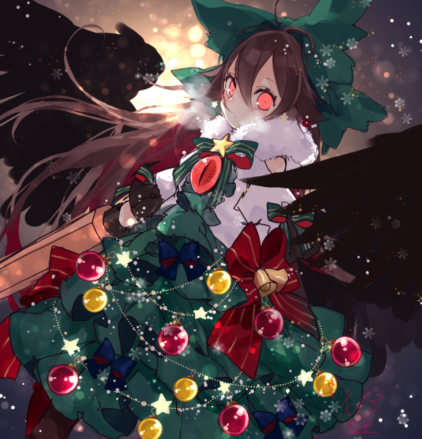 1girl arm_cannon bangs bell bow breath brown_hair christmas_ornaments commentary_request fur_collar green_bow green_skirt hair_between_eyes hair_bow highres layered_skirt long_hair looking_at_viewer red_bow red_eyes reiuji_utsuho shirt short_sleeves signature skirt snowflakes solo star touhou toutenkou weapon white_shirt