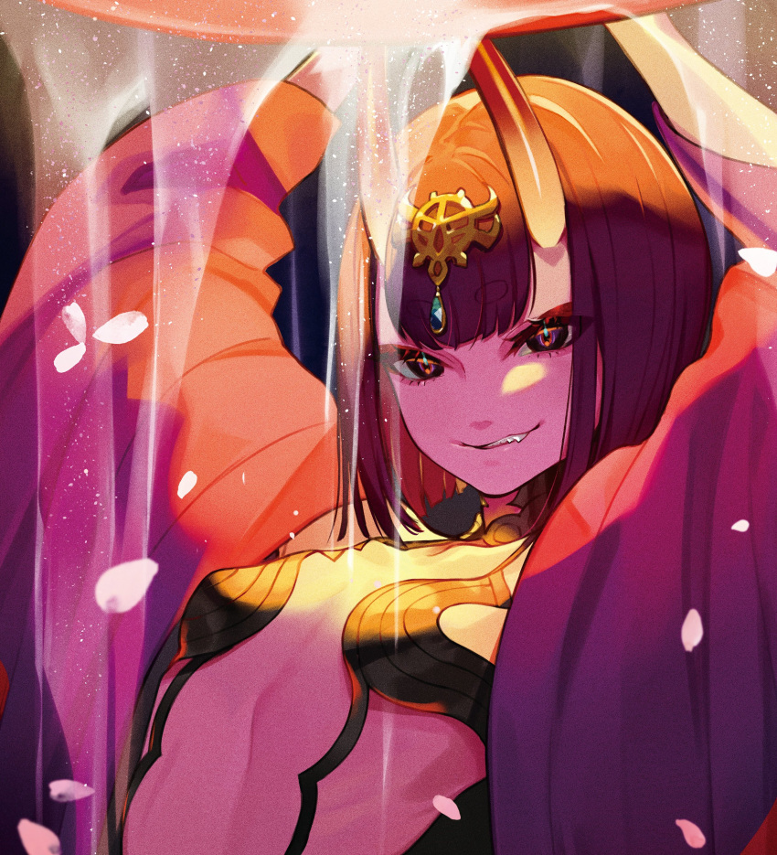 1girl absurdres arms_up eyebrows_visible_through_hair eyeshadow fang fate/grand_order fate_(series) gem highres holding horns japanese_clothes jewelry makeup medium_hair oni parted_lips petals short_eyebrows shuten_douji_(fate/grand_order) smile solo spilling water yuu_(higashi_no_penguin)