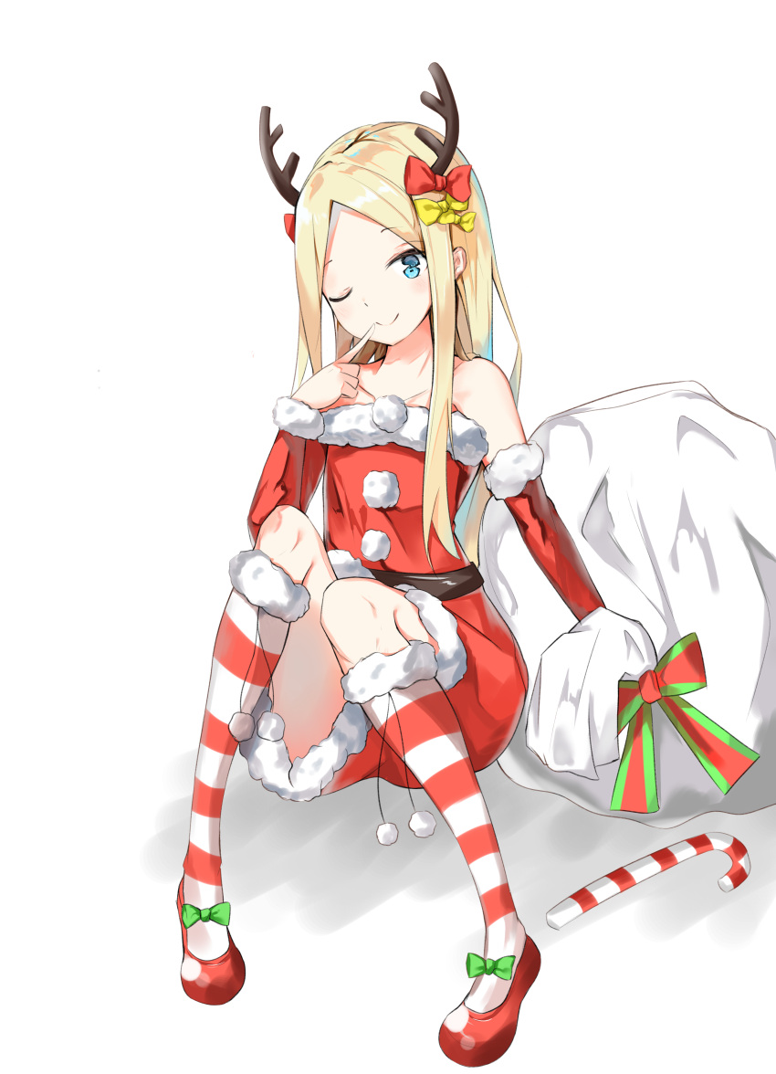 1girl ;) abigail_williams_(fate/grand_order) absurdres antlers bangs blonde_hair blue_eyes blush bow candy candy_cane christmas closed_mouth commentary_request detached_sleeves dress fate/grand_order fate_(series) finger_to_mouth food forehead full_body fur-trimmed_dress fur-trimmed_legwear fur-trimmed_sleeves fur_trim green_bow hair_bow highres kneehighs knees_up long_hair long_sleeves one_eye_closed parted_bangs red_bow red_dress red_footwear red_sleeves reindeer_antlers sack santa_costume shadow shoes sitting smile solo strapless strapless_dress striped striped_bow striped_legwear very_long_hair white_background yellow_bow yukaa