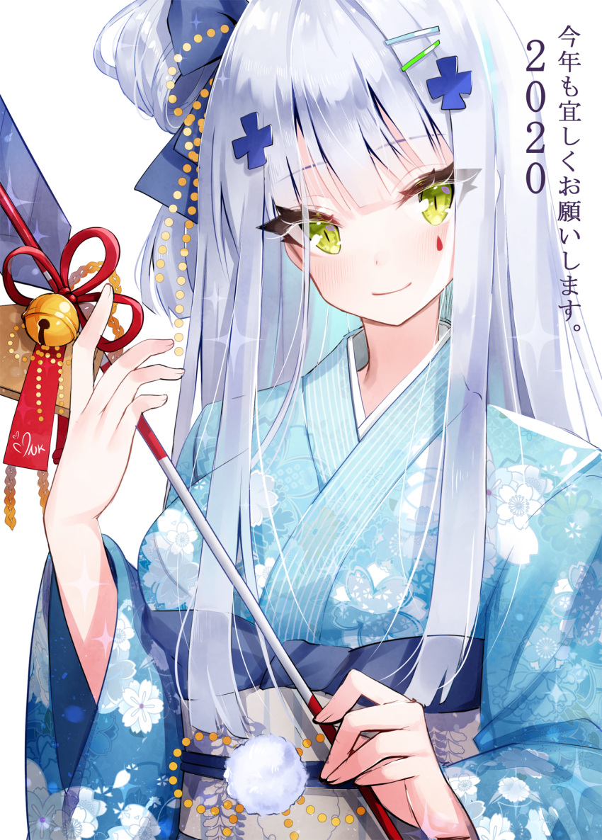 1girl 2020 ankkoyom arrow bell blue_kimono blue_ribbon blush commentary_request floral_print girls_frontline green_eyes hair_between_eyes hair_ornament hair_ribbon hairclip hamaya highres hk416_(girls_frontline) holding_arrow iron_cross japanese_clothes kimono long_hair new_year ribbon silver_hair simple_background smile solo translation_request upper_body very_long_hair white_background wide_sleeves yukata