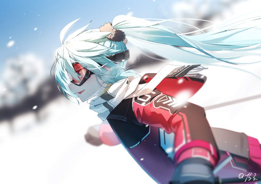 1girl bai_yemeng bangs black_gloves blue_eyes blue_hair blue_sky blurry blurry_background blurry_foreground chinese_commentary commentary day depth_of_field floating_hair fringe_trim gloves hatsune_miku highres hood hood_down hooded_jacket jacket long_hair long_sleeves looking_away outdoors parted_lips profile red_jacket scarf signature ski_goggles skiing sky smile snow solo twintails vocaloid white_scarf