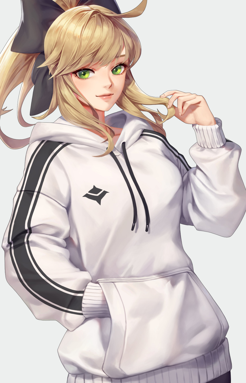 1girl absurdres ahoge black_bow blonde_hair blush bow breasts character_request closed_mouth collarbone drawstring fate/grand_order fate_(series) green_eyes hair_bow hand_in_pocket highres hood hoodie long_sleeves looking_at_viewer medium_breasts medium_hair ponytail smile solo upper_body voonalex98 white_hoodie