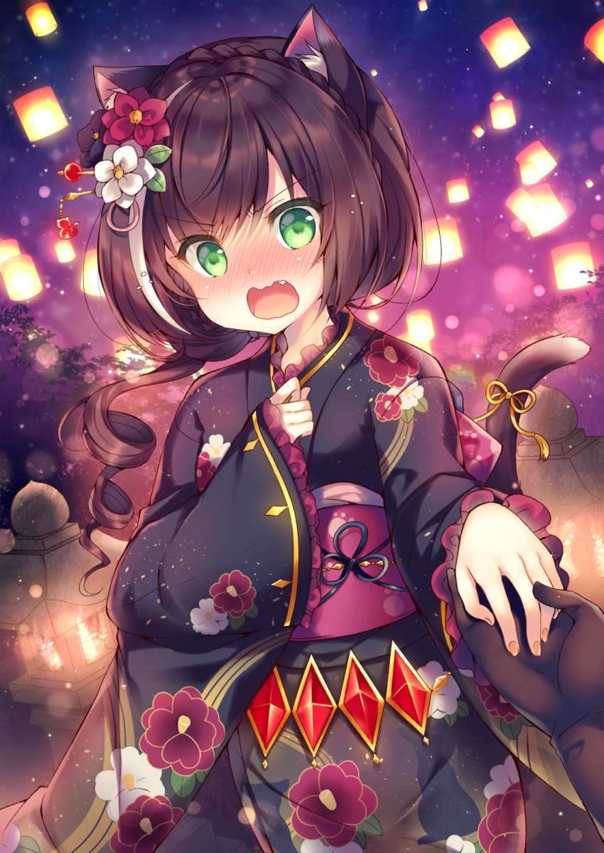 1girl animal_ear_fluff animal_ears bangs black_gloves black_hair black_kimono blush braid cat_ears cat_girl cat_tail eyebrows_visible_through_hair fang fingernails floral_print flower frilled_sleeves frills gloves green_eyes hair_between_eyes hair_flower hair_ornament hatsumoude highres japanese_clothes kimono kyaru_(princess_connect) lantern long_hair long_sleeves looking_at_viewer multicolored_hair night night_sky nose_blush obi open_mouth out_of_frame outdoors princess_connect! princess_connect!_re:dive print_kimono red_flower ribbon ringlets sash sky sleeves_past_wrists solo_focus star_(sky) starry_sky streaked_hair suzunone_rena tail tail_raised tail_ribbon textless v-shaped_eyebrows wavy_mouth white_flower white_hair wide_sleeves yellow_ribbon