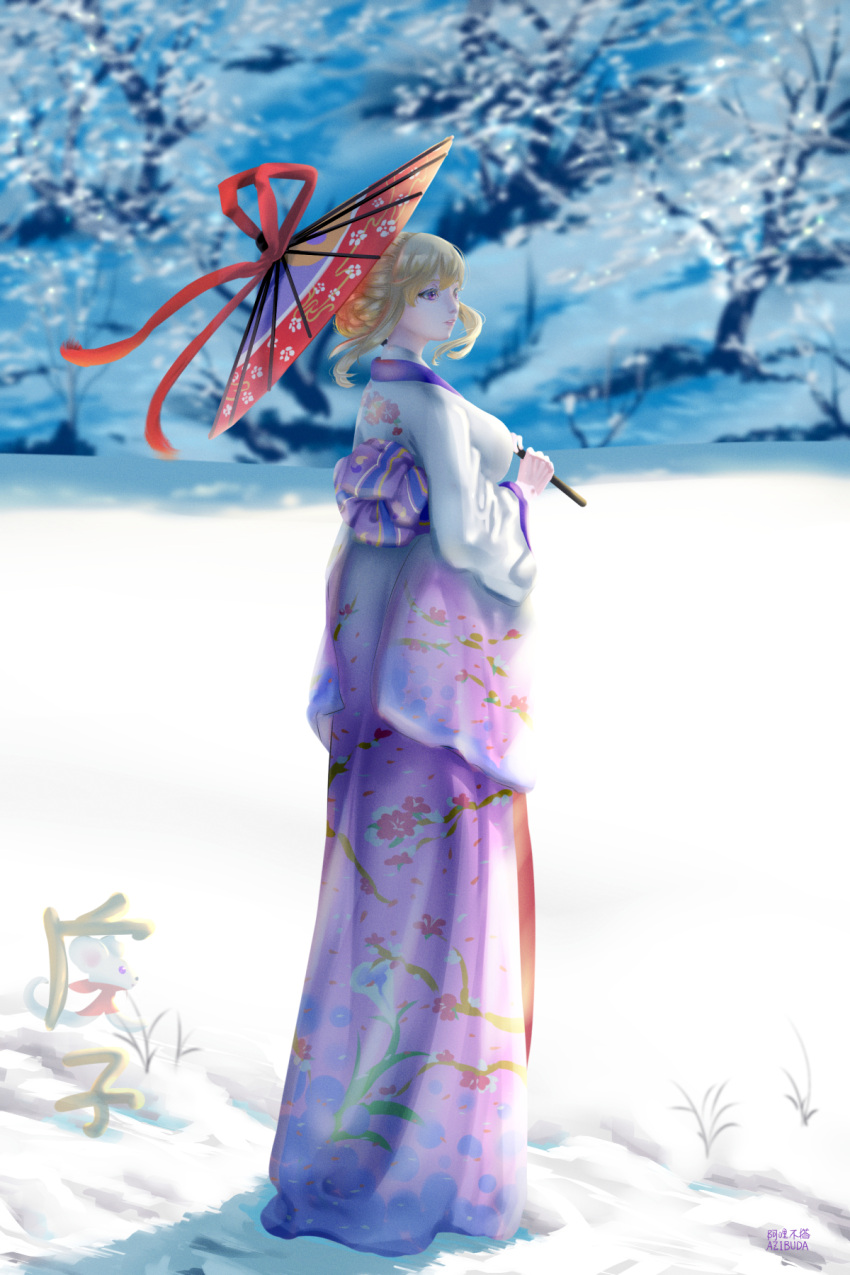 1girl alternate_costume alternate_hairstyle artist_name azibuda backlighting bangs bare_tree blonde_hair blurry blurry_background breasts colored_eyelashes day floral_print gradient_kimono hair_between_eyes hair_bun highres holding holding_umbrella ice japanese_clothes kimono large_breasts large_ribbon looking_afar mouse nature new_year nose oriental_umbrella outdoors parted_lips pink_lips purple_kimono red_ribbon red_umbrella ribbon shiny shiny_hair short_hair short_hair_with_long_locks signature snow snow_print solo sunlight touhou tree umbrella violet_eyes white_kimono wide_sleeves wind yakumo_yukari yin_yang_print