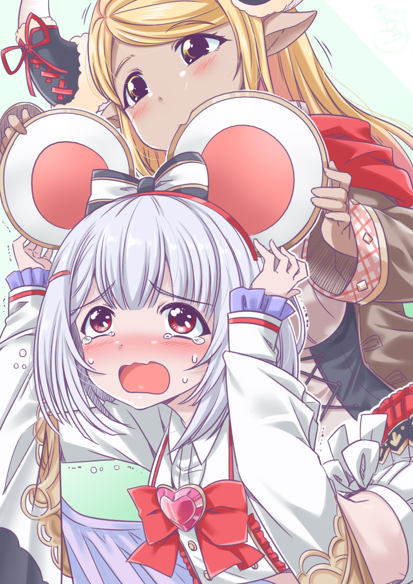 2girls absurdres animal_ears bangs blonde_hair blue_background blunt_bangs blush bob_cut bow breasts brooch brown_coat bunji coat commentary_request crop_top crop_top_overhang crying crying_with_eyes_open dark_skin draph eating eyebrows_visible_through_hair fake_animal_ears granblue_fantasy hair_ornament hairband hairclip hands_up heart highres horn_ornament horn_ribbon horns jewelry kuvira_(granblue_fantasy) large_breasts long_hair long_sleeves motion_lines mouse_ears multiple_girls nose_blush parted_bangs pointy_ears red_bow red_eyes red_scarf ribbon scarf shirt sidelocks signature skirt striped striped_bow tears trembling two-tone_background vikala_(granblue_fantasy) wavy_mouth white_background white_hair white_shirt white_skirt wide_sleeves yellow_eyes