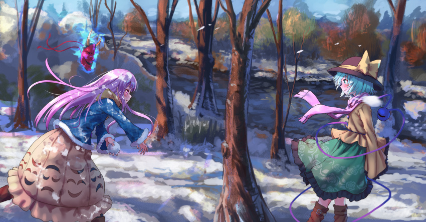 2girls aura bangs bare_tree black_headwear blue_shirt blue_sky boots bow brown_footwear commentary_request day feet_out_of_frame floral_print frilled_sleeves frills from_side fur-trimmed_sleeves fur_trim green_eyes green_hair green_skirt hat hat_bow hata_no_kokoro highres knee_boots komeiji_koishi long_hair long_sleeves looking_at_another mask multiple_girls outdoors parted_lips petticoat pink_eyes pink_hair pink_scarf pink_skirt plaid plaid_shirt profile roke_(taikodon) scarf shirt short_hair skirt sky snow standing third_eye touhou tree yellow_bow yellow_shirt