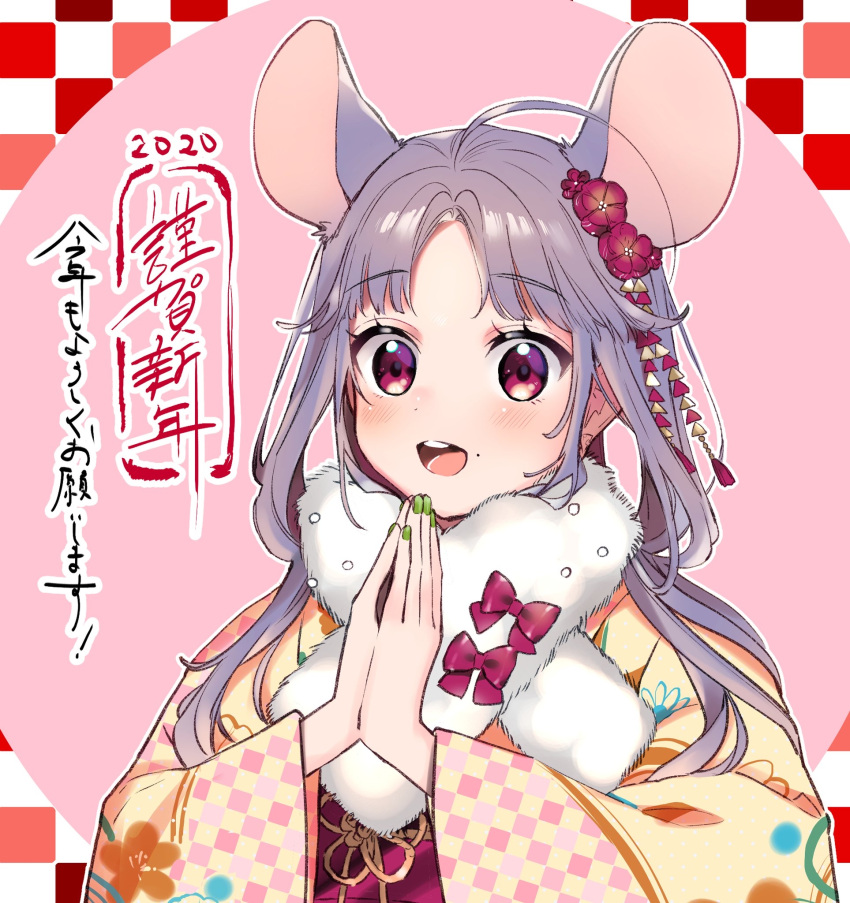 1girl 2020 :d ahoge animal_ears bangs blush bow checkered checkered_background commentary_request earrings floral_print flower green_nails grey_hair hair_flower hair_ornament highres japanese_clothes jewelry kimono long_hair long_sleeves mouse_ears mouse_girl nail_polish open_mouth original parted_bangs pink_background pink_bow print_kimono red_flower round_teeth smile solo tareme teeth translation_request upper_body vanilla_(miotanntann) wide_sleeves yellow_kimono yukata