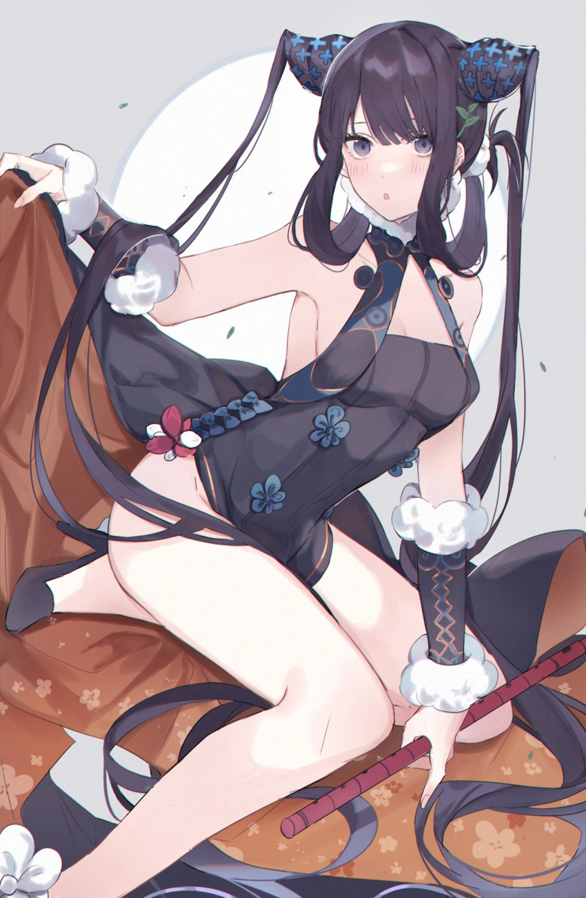 1girl bangs bare_shoulders bare_thighs black_dress black_footwear black_hair blue_eyes blush breasts china_dress chinese_clothes commentary_request double_bun dress eyelashes fate/grand_order fate_(series) flute full_body fur_trim grey_background hair_ornament highres instrument leaf_hair_ornament legs long_hair looking_at_viewer medium_breasts shiny shiny_hair short_dress sidelocks simple_background sitting sleeveless solo thighs very_long_hair yang_guifei_(fate/grand_order) yurumawari