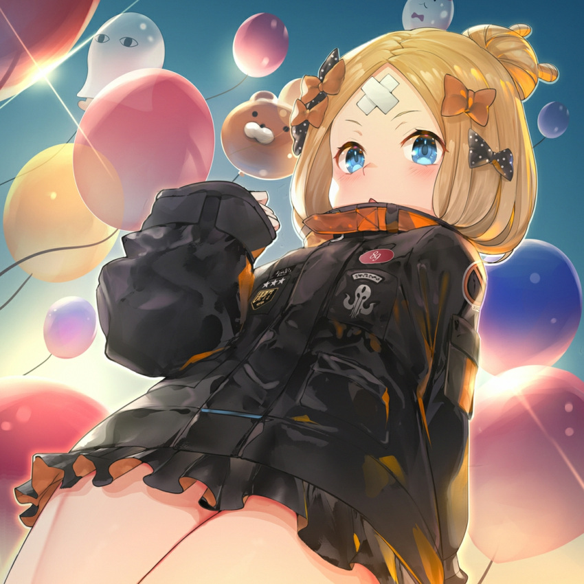 1girl abigail_williams_(fate/grand_order) balloon bandaid_on_forehead bangs black_bow black_jacket blonde_hair blue_eyes blush bow breasts crossed_bandaids fate/grand_order fate_(series) forehead from_below hair_bun heroic_spirit_traveling_outfit high_collar jacket lens_flare long_hair long_sleeves looking_at_viewer multiple_bows open_mouth orange_belt orange_bow parted_bangs polka_dot polka_dot_bow sleeves_past_fingers sleeves_past_wrists small_breasts solo teddy_(khanshin) thighs twilight