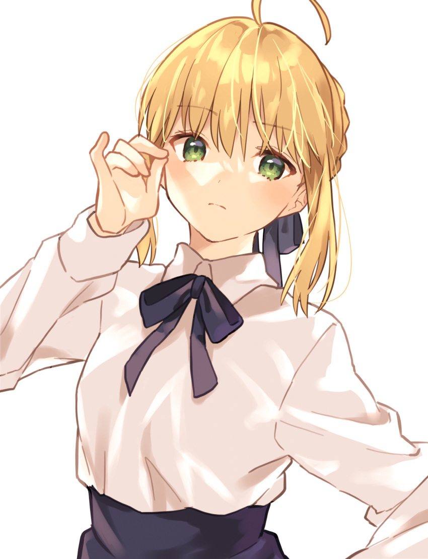 1girl ahoge arm_up artoria_pendragon_(all) bangs blonde_hair blouse blue_neckwear blue_ribbon closed_mouth collared_shirt commentary_request eyebrows_visible_through_hair fate/stay_night fate_(series) green_eyes hair_ribbon highres long_sleeves looking_at_viewer lq_saku neck_ribbon ribbon saber shirt sidelocks simple_background skirt solo standing upper_body white_background white_blouse