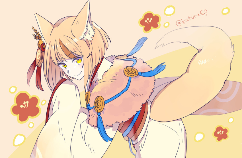 1girl animal_ears bell blonde_hair brown_hair closed_mouth fire_emblem fire_emblem_fates fire_emblem_heroes fox_ears fox_tail hair_ornament highres japanese_clothes juria0801 kimono long_sleeves multicolored_hair selkie_(fire_emblem) smile solo streaked_hair tail twitter_username wide_sleeves yellow_eyes